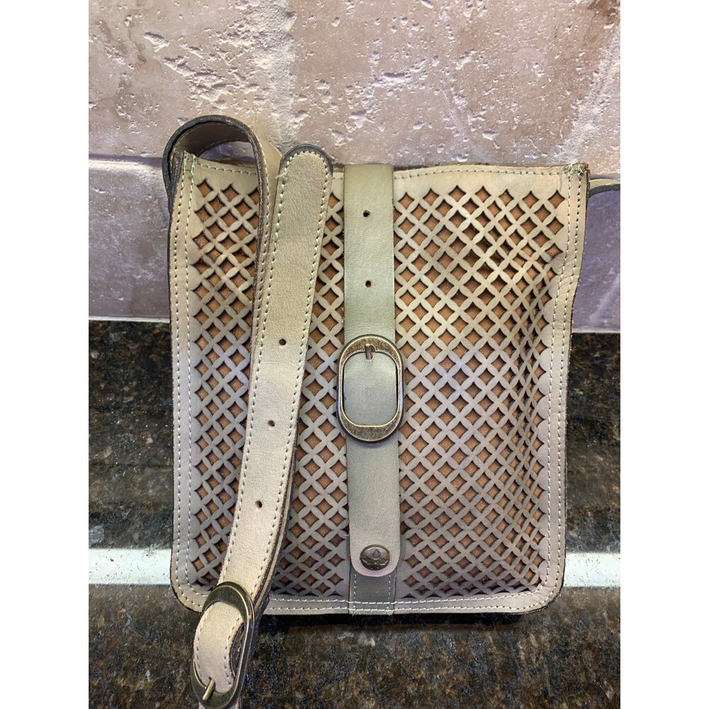 Patricia Nash Leather Crossbody Medallion Bag Boho Southwestern Like New - Picture 2 of 8